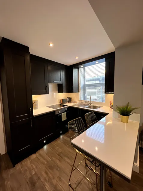 Peaceful & Stylish Brighton Studio Apartment - Image 1