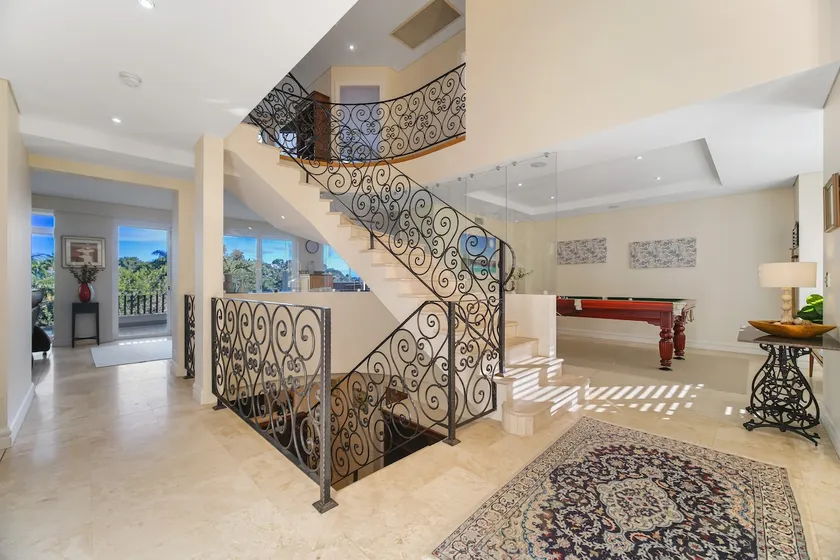 Grand family entertainer - 6km Manly Beach - Image 1