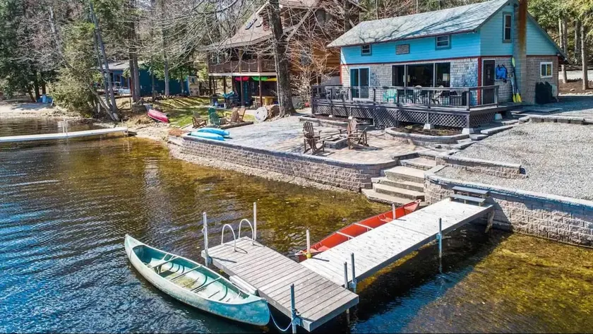 Beautiful Lakefront Lake House near Mt. Sunapee - Image 1