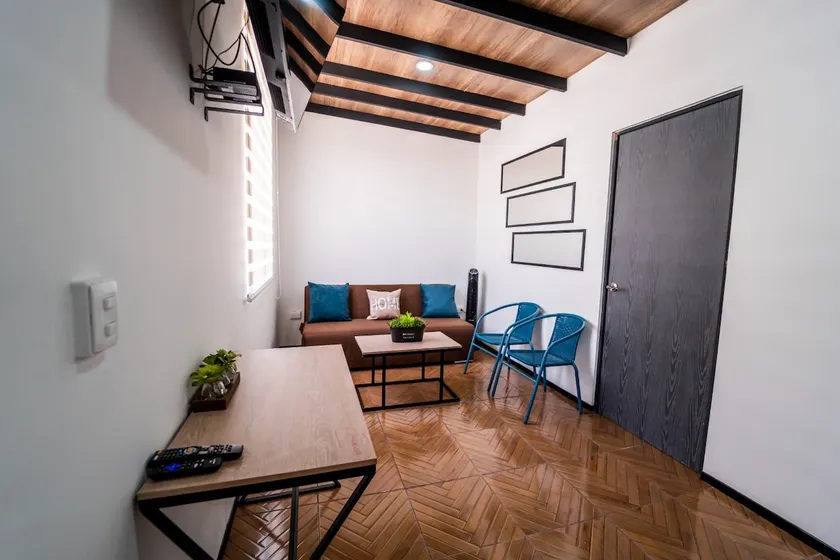 Apartment 4 - Image 1