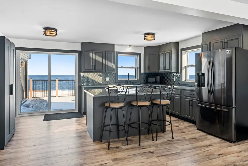 Ocean Oasis 4BR House- Stunning Views - Image 1