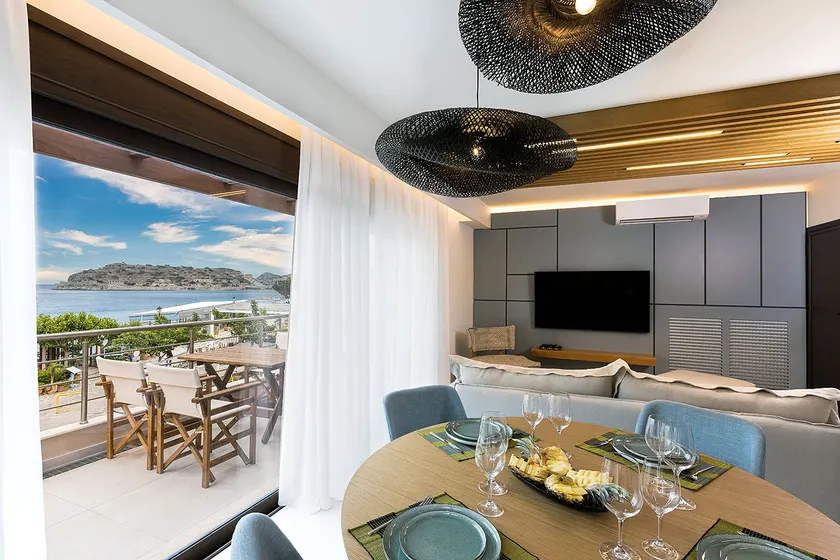 Sea View Apartment Plaka Village Retreat - Image 1