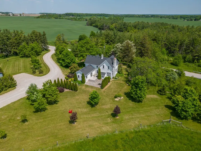 The Hungry Hollow Farmhouse - Image 1