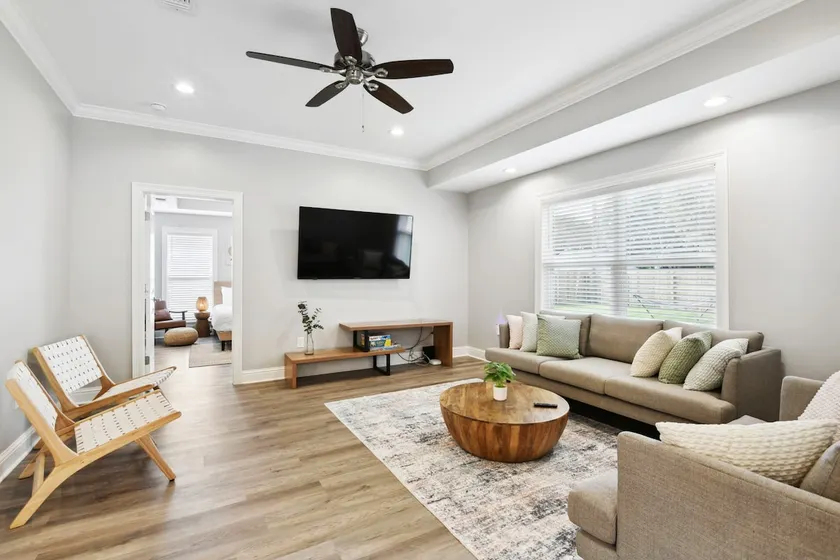 Luxury New Tranquil Retreat-Walk to Waterfront - Image 1