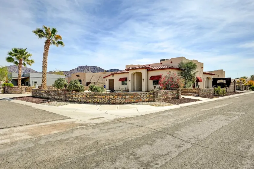 Beautiful home and scenic mountain view! - Image 1