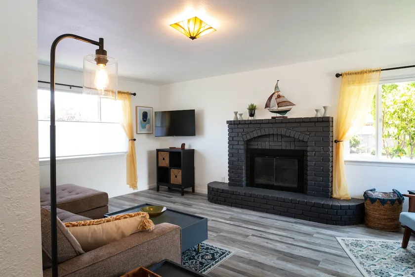 Shamrock Oasis, Pool Table and Ping-Pong, Sleeps 8 - Image 1