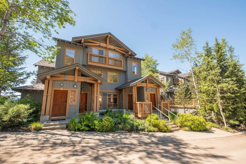 Ski in/out | BBQ | Complex pool & Hot tub | Garage - Image 1