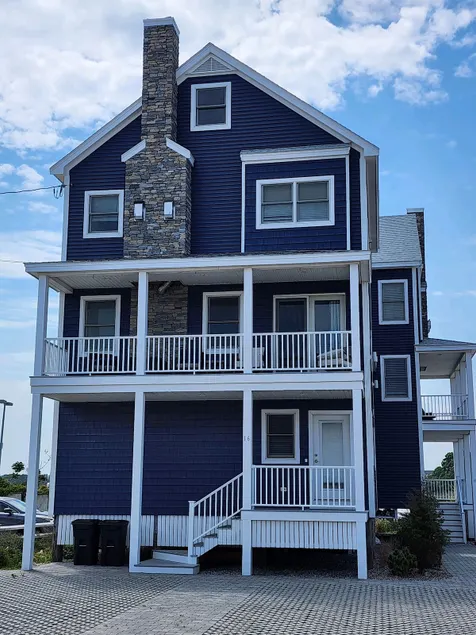 Clean-Cozy-Comfy. Steps to the Ocean and center! - Image 1