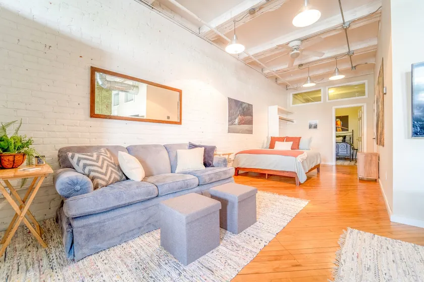 Modern Urban Stay: Dtwn Apt &Patio - Image 1