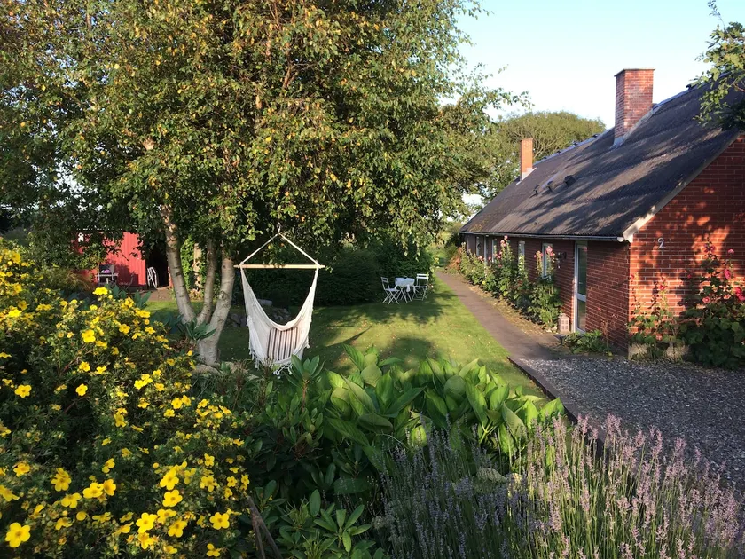 New authentic cottage in village garden - Image 1