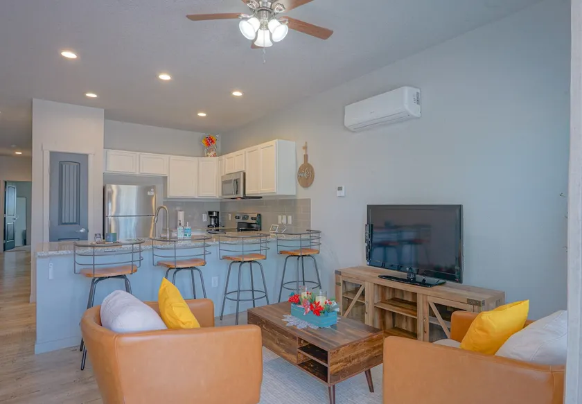 Harmony's Cozy Home- 2BR 1Bath Pueblo west-duplex - Image 1