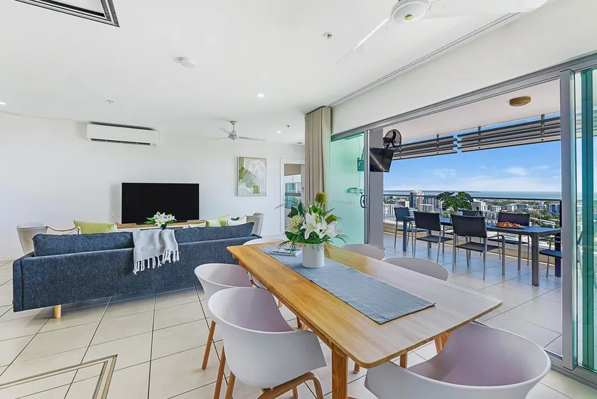 Crystal Waterfront - A Panoramic Balcony Haven - Image 1