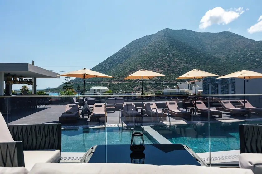 Isla Villas & Suites - Image 1