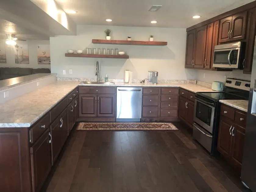 Country home with patio/basement - Image 1