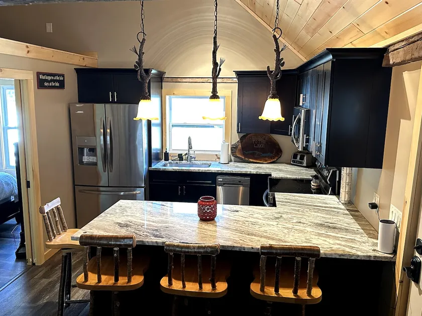 Recently renovated, In-town. - Image 1