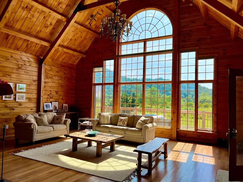 Scenic log Cabin 100-acre farm river mountain view - Image 1