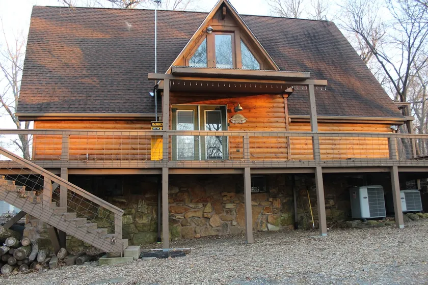 Beautiful, Majestic Log Cabin Large Game Room and Lake View - Image 1
