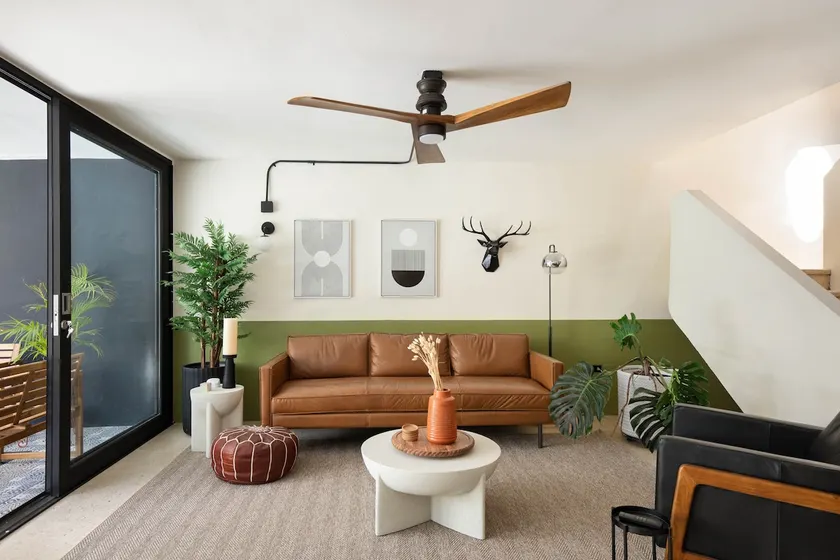 Mid-Century Modern house - Image 1