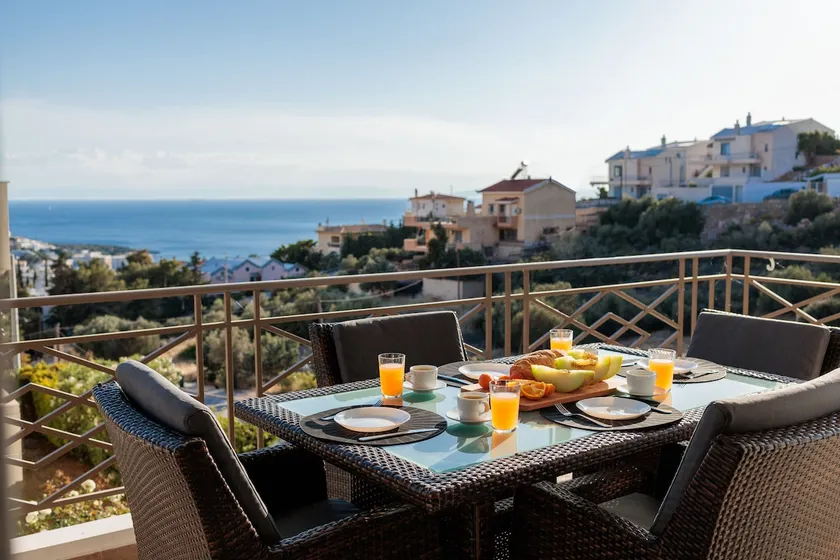 3BR home/ beach town/close to airport/fast WiFi - Image 1