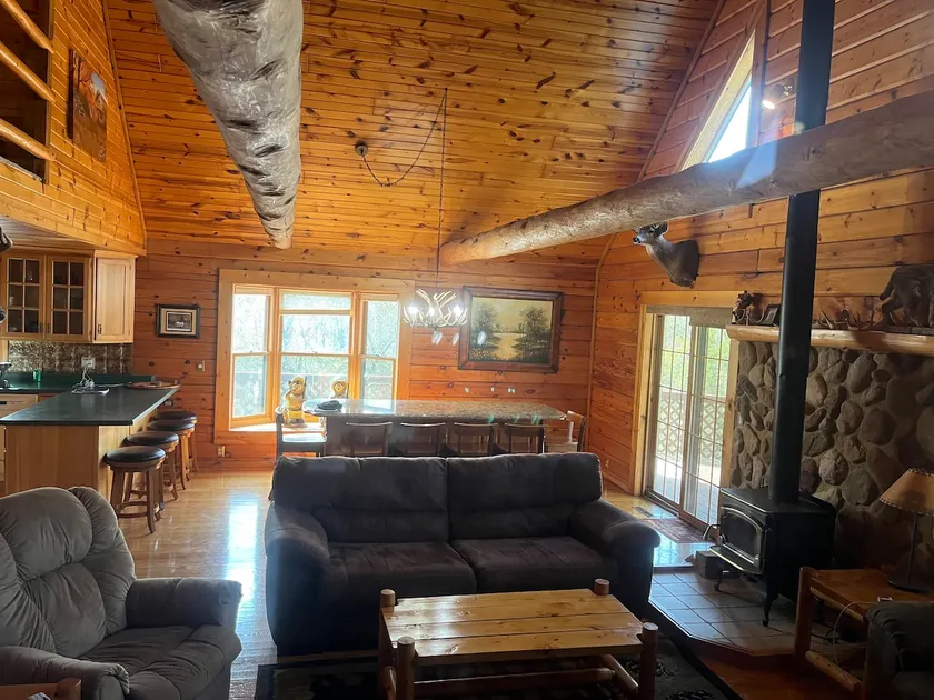 Mossy Back Lodge - Image 1