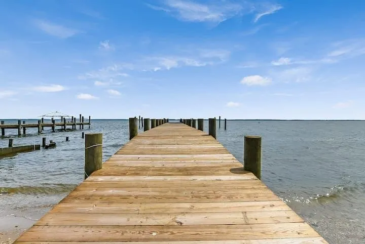 River Front Colonial Beach Private Beach & Dock - Image 1