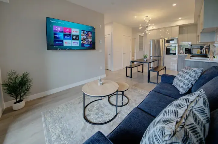 Central Condo | AC + Rooftop - Image 1