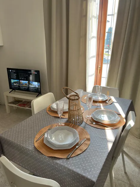 Elegant De Amicis apartment - Image 1