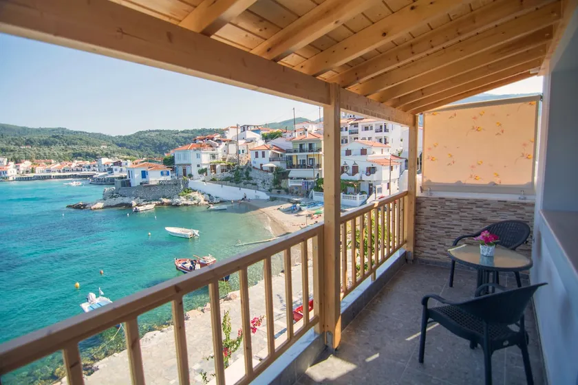 Blue Rock seaside resort - Image 1