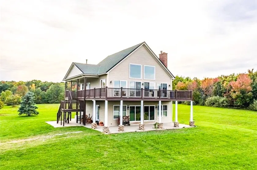 Lakeviews, hot tub, fireplace, peace & quiet - Image 1
