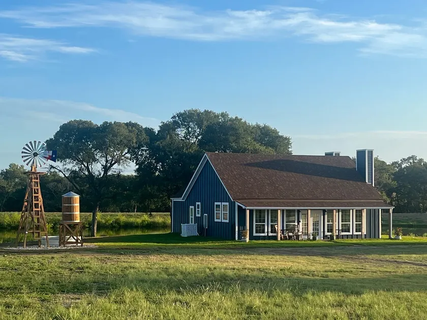 Doe's Hideaway - rural retreat where privacy rules - Image 1