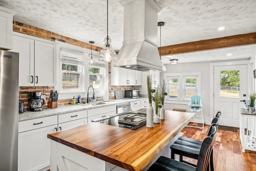 Modern Farmhouse w/ Hot Tub, Close to SNP - Image 1