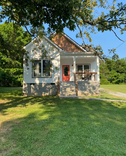 The Back Porch Inn - Image 1
