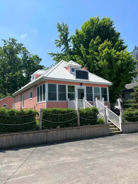 The Coral Cottage - Image 1