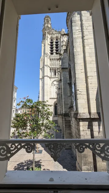 Cathedral – Premium Apartment Hotel – Hypercentre - Image 1