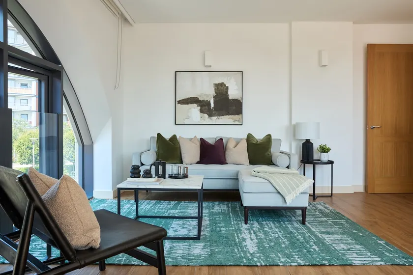 Converted St Georges Church - 3 Bedroom Apartment - Image 1