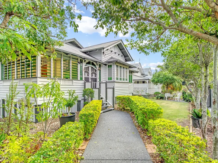 Historic Character-filled Jade Cottage - Image 1
