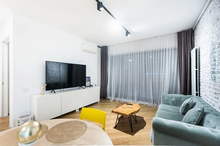Onix Luxury Pipera - Image 1