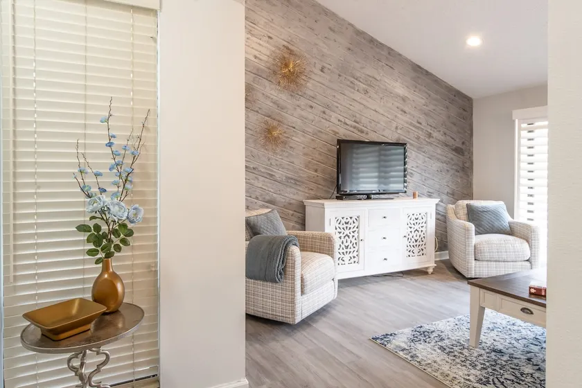 Oak Loop Oasis (Condo and Community Pool) - Image 1