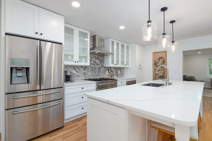 Newly renovated, pristine home - Image 1