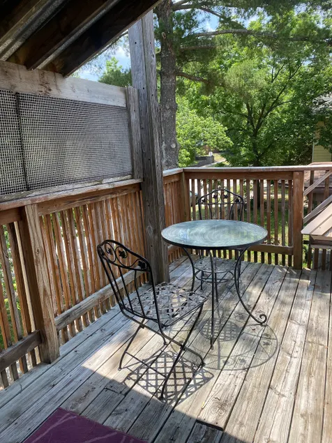 Petite Retreat - Image 1
