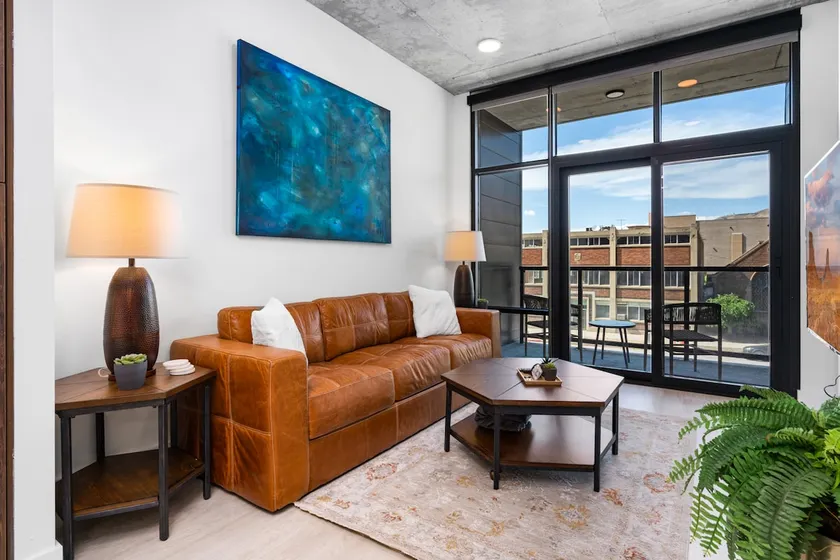 Downtown SLC Luxury 1BD 1BA - Pool HotTub 24hrGym - Image 1