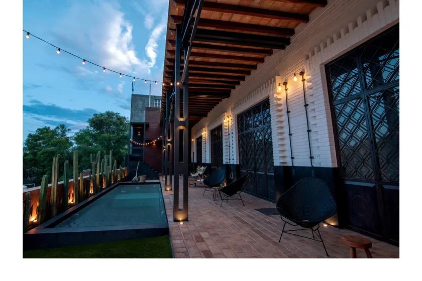 Luxurious Suite - Image 1