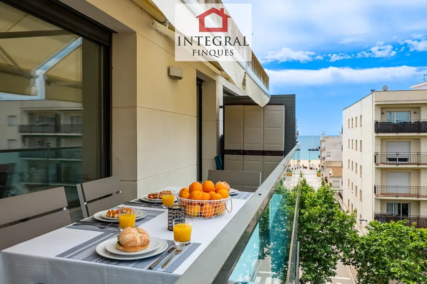 Edifici Aparthotel, Taste of the Sea Palamós - Image 1