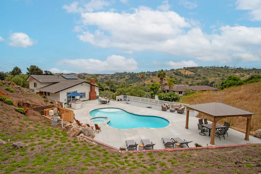 Fallbrook's Finest Hideaway - Image 1