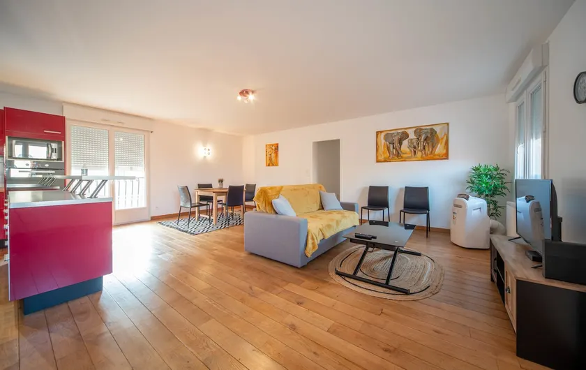 Spacious home near Chalon. - Image 1