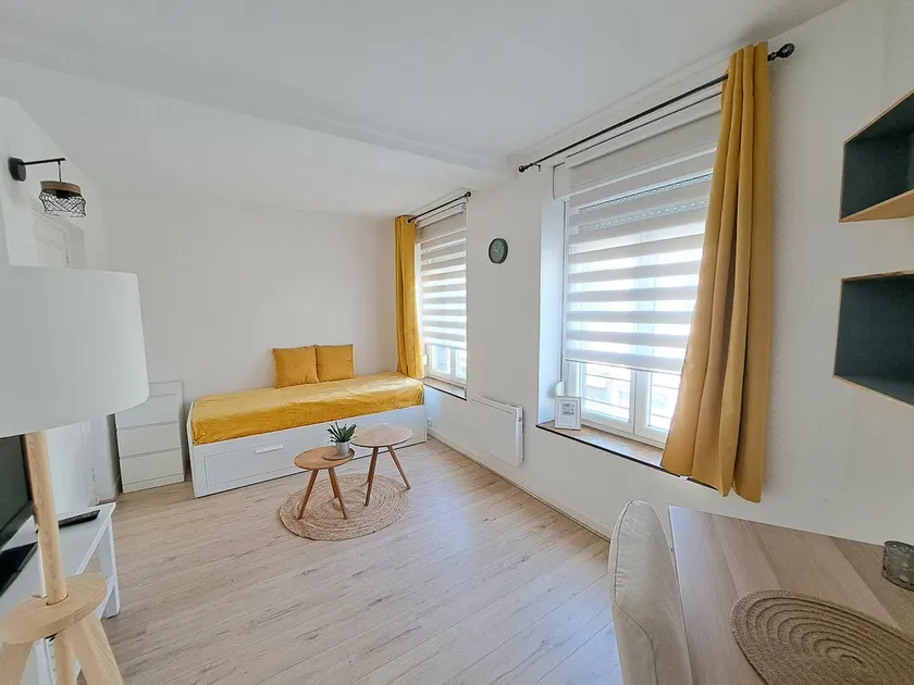 Superb studio at the foot of the Wazemmes metro station - Image 1