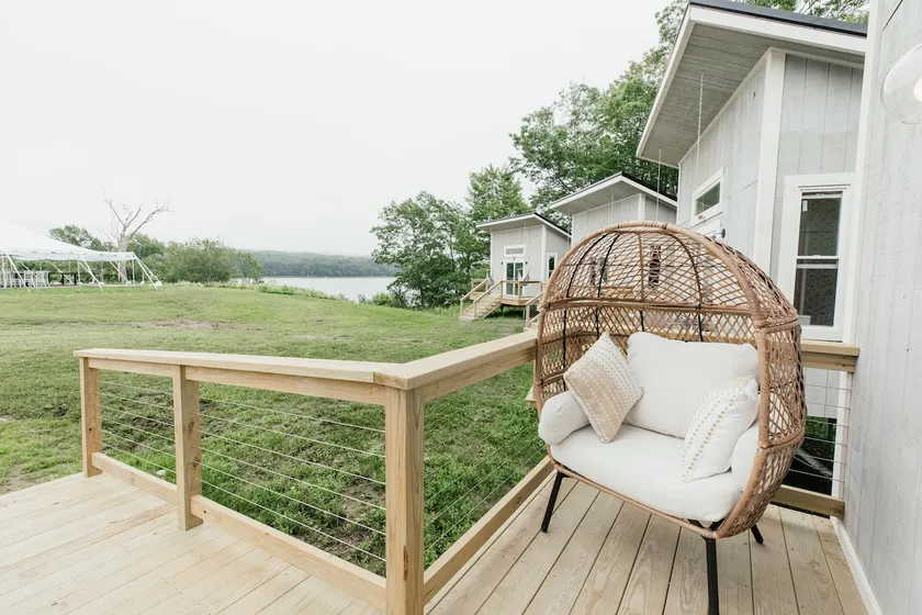 Waterfront 4-Cabin Village - Image 1