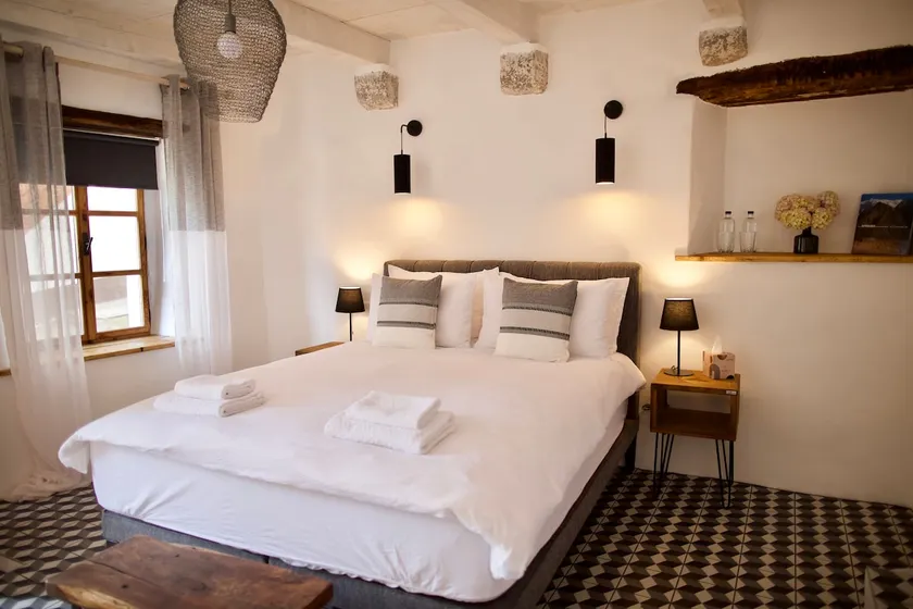 Sicilian Rooms at #4 - Image 1