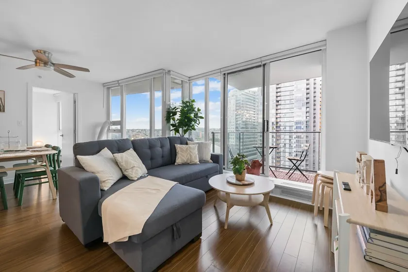 Downtown x High Rise x 2 BDR - Image 1