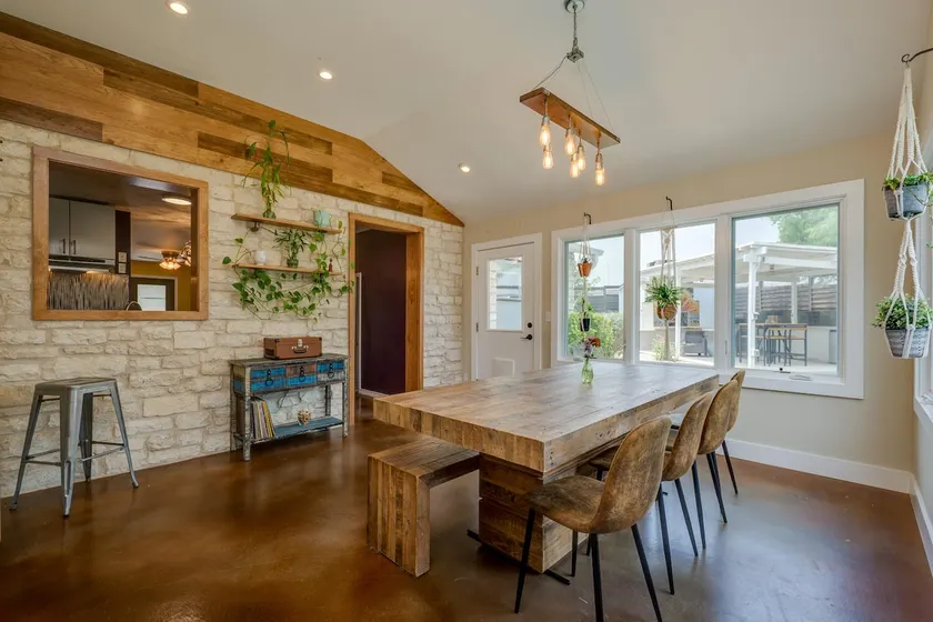 Heart of Austin 3 BR Home + Bonus Karaoke/TV Room - Image 1